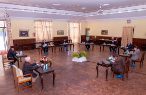 विकल्प दिनुपर्ने नेतृत्व नै सिँगौरी खेल्दै