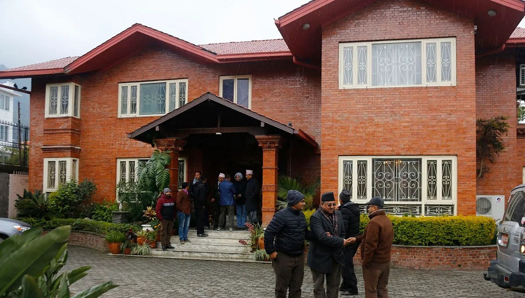 देउवानिवास अगाडी कार्यर्ताको धर्ना