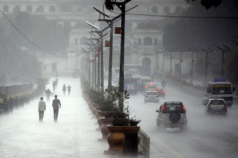 देशका अधिकांश स्थानमा चट्याङसहित भारी वर्षाको सम्भावना सतर्क रहन आग्रह