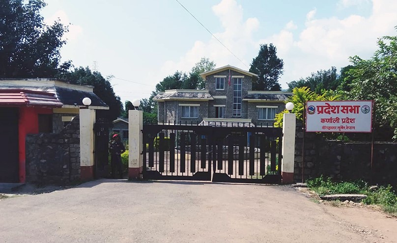 कर्णालीमा नेकपा एमालेका ३ जना सांसदले रोजे नेकपा एकीकृत समाजवादी