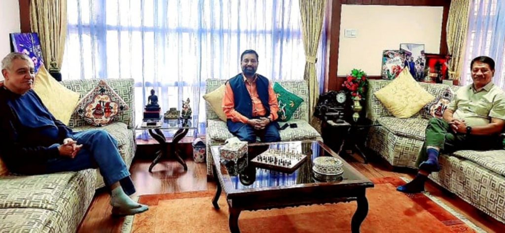 निधि निवासमा कांग्रेस सभापतिका तीन दाबेदारबीच  भेटवार्ता