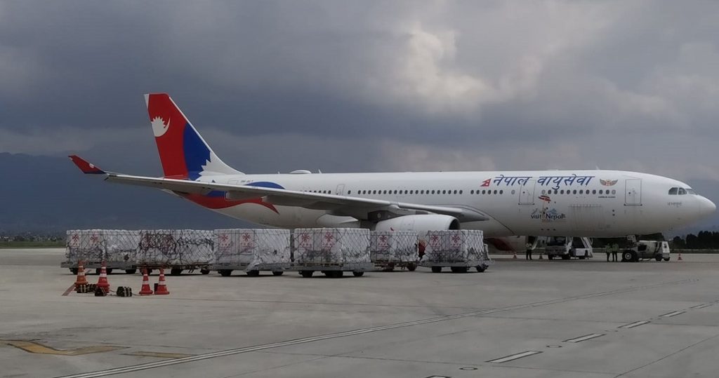 सात लाख २५ हजार डोज कोभिसिल्ड खोप नेपाल आइपुग्यो