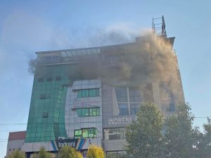 इन्द्रेणी कम्प्लेक्सको आगलागी नियन्त्रणमा, दुई करोडको क्षति