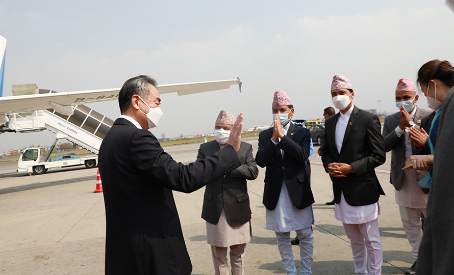 तीन दिने भ्रमण सकेर स्वदेश फर्किए चिनियाँ विदेशमन्त्री वाङ