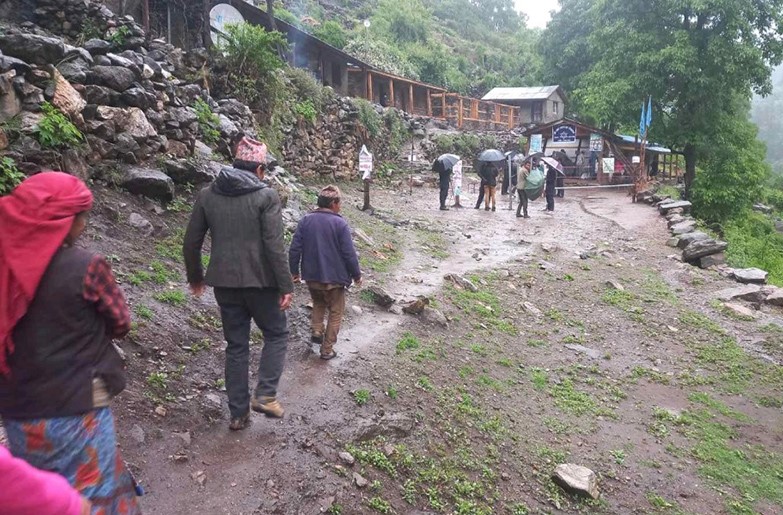 वर्षाका कारण हुम्लामा मतदान प्रभावित