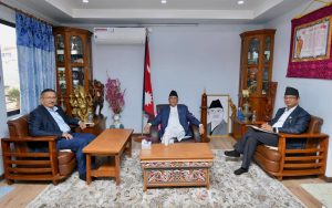 एमाले अध्यक्ष ओलीसँग छलफल गर्न गृह र कानूनमन्त्री बालकोटमा