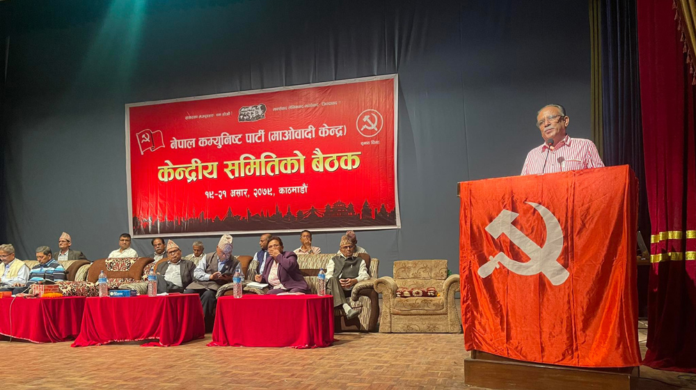 यी हुन् ४१ सदस्यीय माओवादी स्थायी समितिका नेताहरु