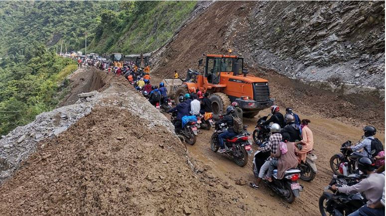 नारायणगढ–मुग्लिन सडकखण्ड दुईतर्फी सञ्चालन