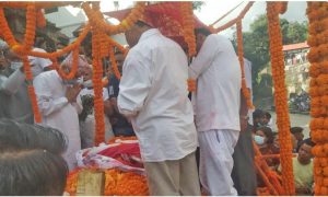 गिरिप्रति श्रद्धाञ्जली अर्पण गर्न केपी ओली पुगे आर्यघाटमा