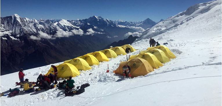 मनास्लु हिमपहिरोमा परेर घाइते भएका  ९ जनाको उद्धार