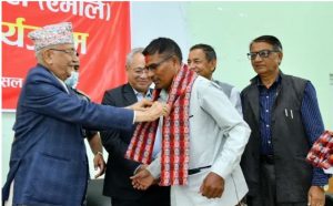 प्रचण्डका चुनावी कमाण्डर नै एमाले प्रवेश