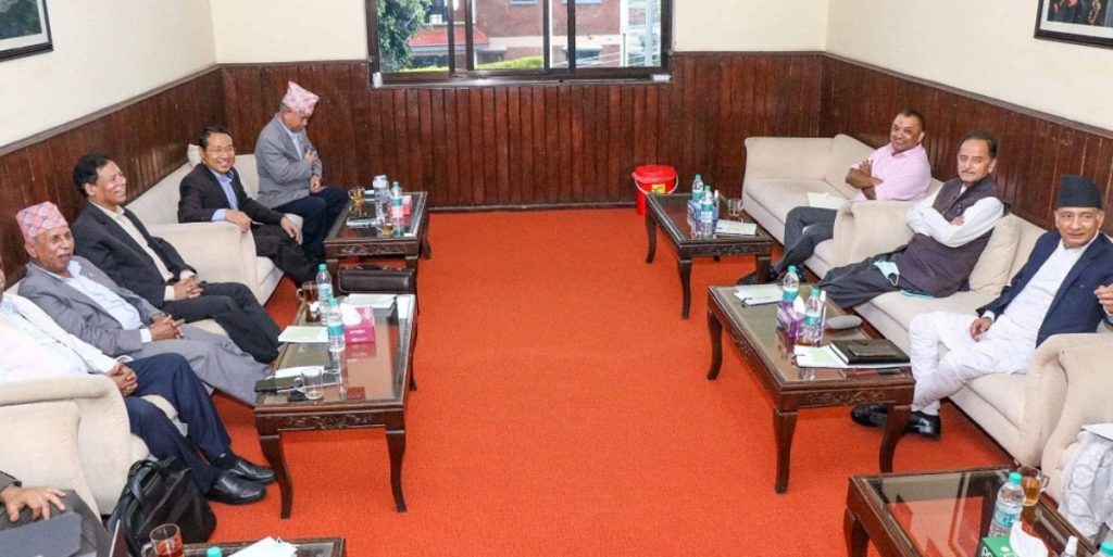 बालुवाटारमा कार्यदलको ‘निर्णायक’ भनिएको बैठक शुरु बालुवाटारमा कार्यदलको ‘निर्णायक’ भनिएको बैठक शुरु