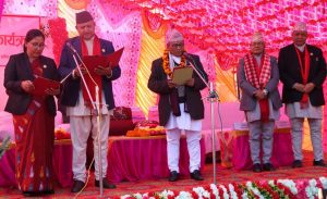 मुख्यमन्त्री गिरी र २ मन्त्रीले लिए शपथ