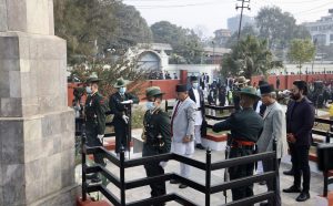 सहिदहरुको सम्मानमा प्रधानमन्त्रीद्वारा पुष्पगुच्छा अर्पण