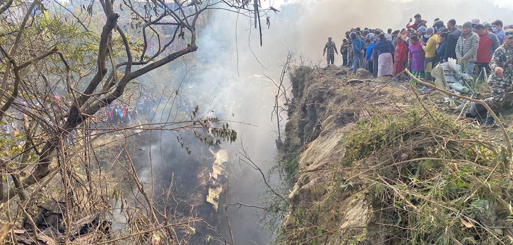 ६८ यात्रु बोकेको यतीको जहाज पोखरामा दुर्घटनाग्रस्त