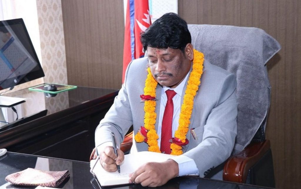 खानेपानी मन्त्रीले गरे पदभार ग्रहण , खुलाए तीन कारण खानेपानी मन्त्रीले गरे पदभार ग्रहण , खुलाए तीन कारण