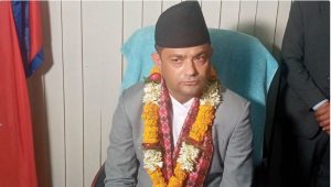 स्वास्थ्यमन्त्री गिरीको पहिलो निर्णय : अस्पतालमा न्यूनतम सेवा मापदण्ड तोक्ने