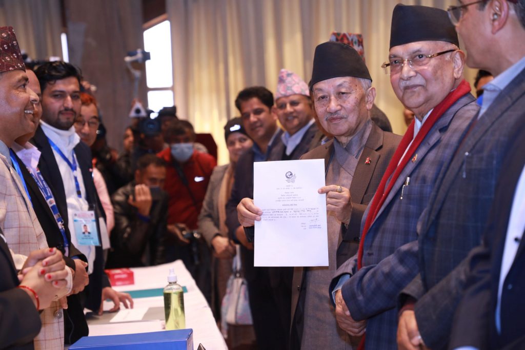 एमालेबाट सुवास नेम्वाङको उम्मेदवारी दर्ता एमालेबाट सुवास नेम्वाङको उम्मेदवारी दर्ता