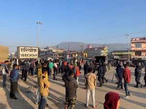 सुर्खेत झडपमा प्रहरी घाइते, ४ राउण्ड अश्रुग्यास प्रहार