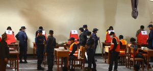 स्ववियु निर्वाचन सकियो, साँझबाटै गणना