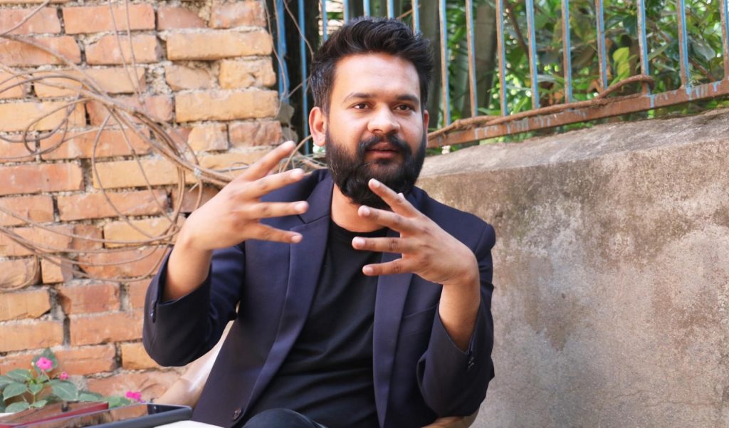 विद्यालयले किताब र पोसाक बेच्नु दण्डनीय : मेयर बालेन विद्यालयले किताब र पोसाक बेच्नु दण्डनीय : मेयर बालेन