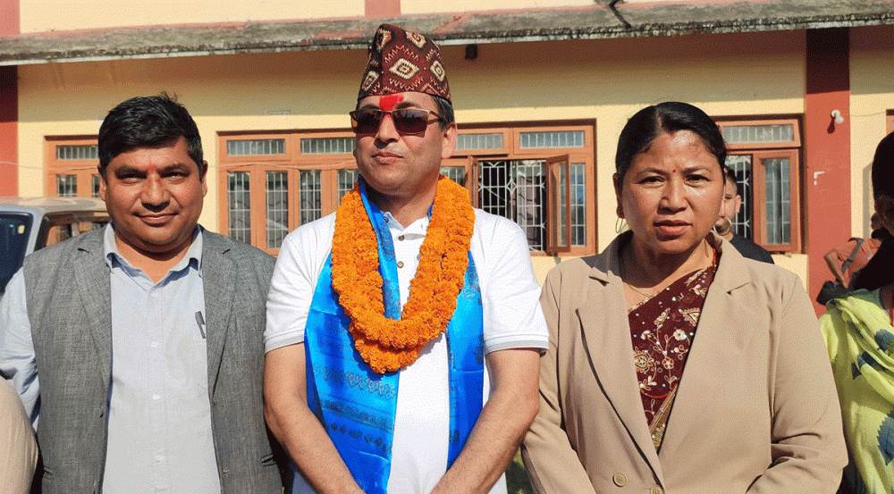 चितवन–२ मा एमालेका न्यौपानेको उम्मेदवारी दर्ता