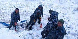 हिमपहिरो बेपत्ता पाँचको खोजीमा कठिनाइ, छाङ्गरु उक्लिनै सकेनन् सुरक्षाकर्मी