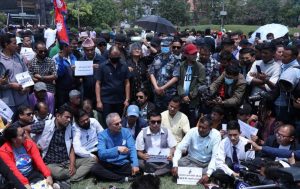 भन्ने छौं हामी बारम्बार ‘भ्रष्टाचारीलाई कारागार’ भन्दै माइतीघरमा प्रदर्शन