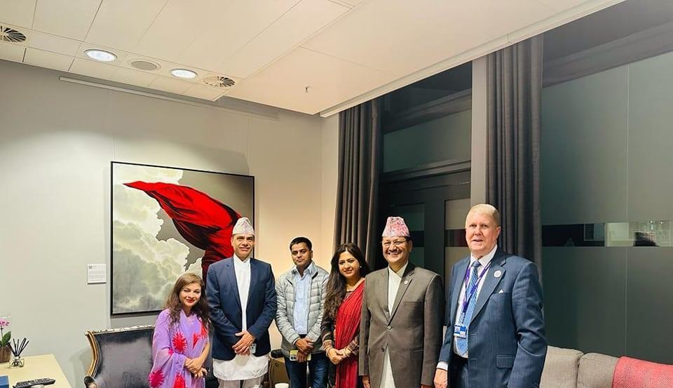 राज्याभिषेकमा सहभागी हुन मन्त्री साउद लण्डनमा