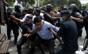 विप्लव कार्यकर्तामाथि प्रहरीको धरपकड