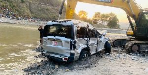 सुनकोशीमा खसेको सरकारी गाडी र दुई कर्मचारीको शव भेटियो