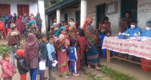 कालीकोटमा एउटै गाउँमा अज्ञात रोगले तीन सय बढी बिरामी