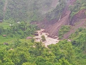 मकवानपुरमा पहिरोले घर पुर्दा एकको मृत्यु, ६ जना बेपत्ता