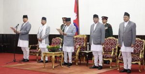 प्रधानन्यायाधीश श्रेष्ठले लिए शपथ