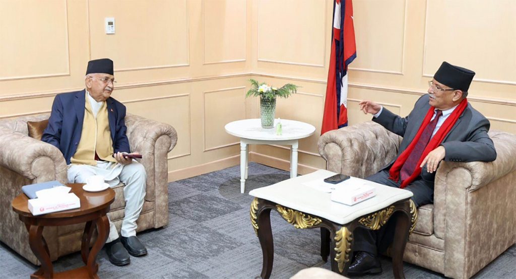 प्रधानमन्त्री  र एमाले अध्यक्ष केपी ओलीबीच सिंहदरबारमा भेटवार्ता