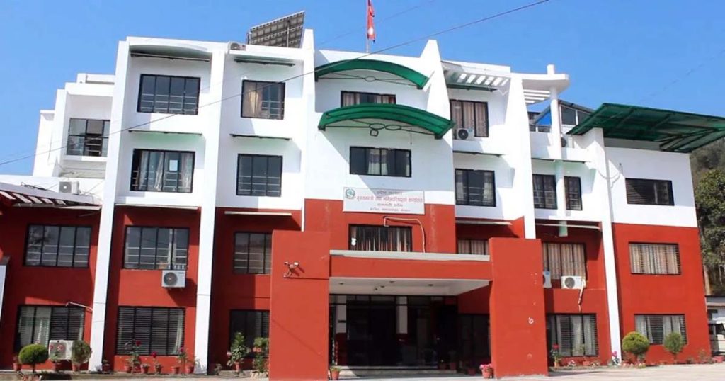 अर्बौं बजेट थन्कियो, काम सुस्त — प्रदेश सरकारमाथि प्रश्न